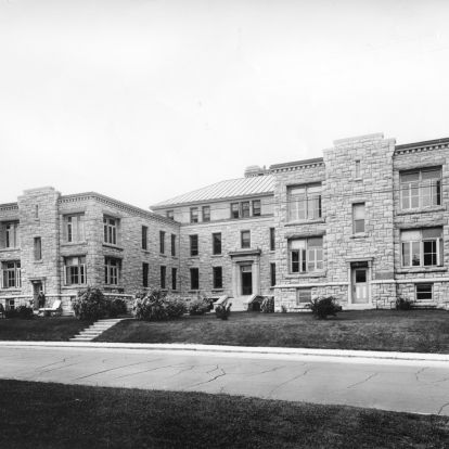 photo of the isolation hospital built at KGH in 1923
