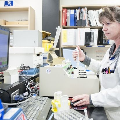 Medical Lab Technologist Shari Neal performs a test in the Special Coagulation Laboratory. The team in the Lab has been nominated in recognition of their support to the Bleeding Disorders Clinic of Southeastern Ontario.