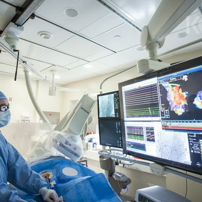 Dr. Ben Glover uses KGH’s new Ensite Precision cardiac mapping system during a cardiac ablation procedure in our electrophysiology laboratory.