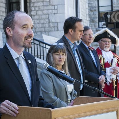 Mayor Bryan Paterson brings remarks on behalf of the City of Kingston