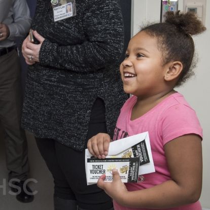 The Kingston Frontenacs bring smiles to the faces of pediatrics patients at KHSC