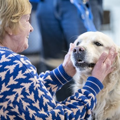 patient with therapy dog