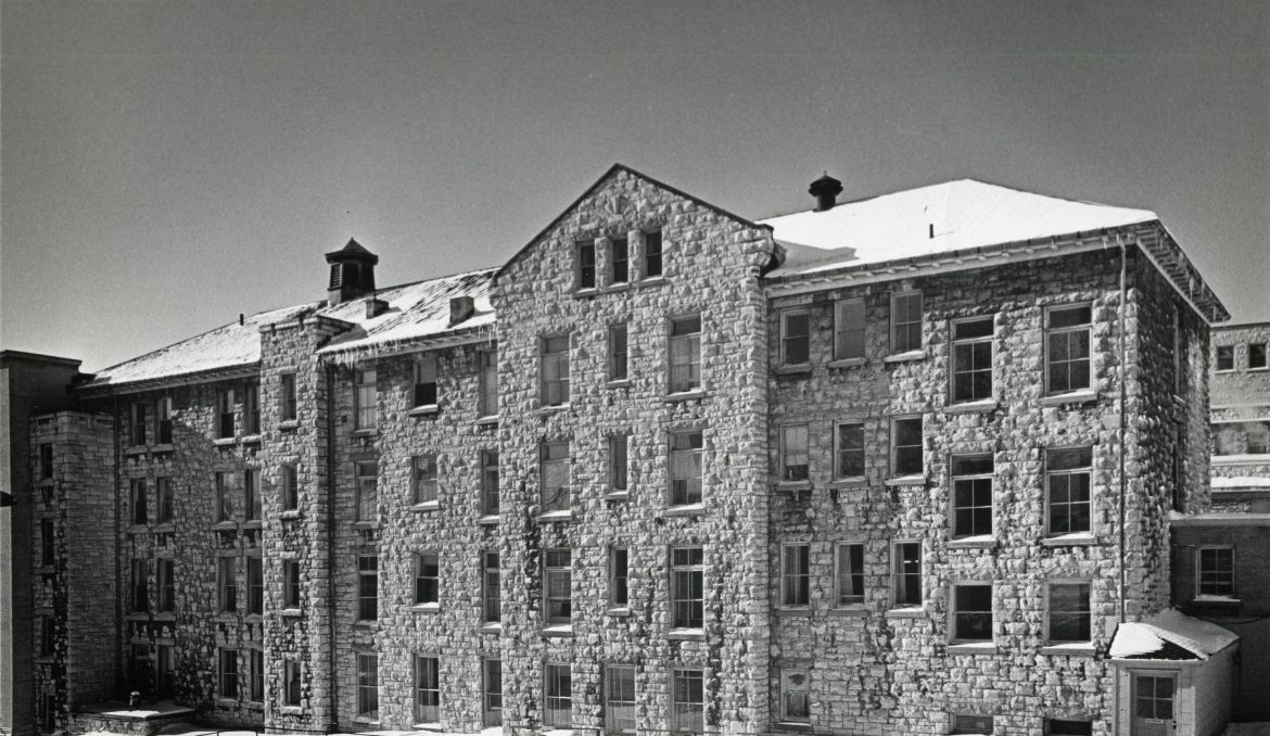 Photo of the Empire Wing circa 1914-1919