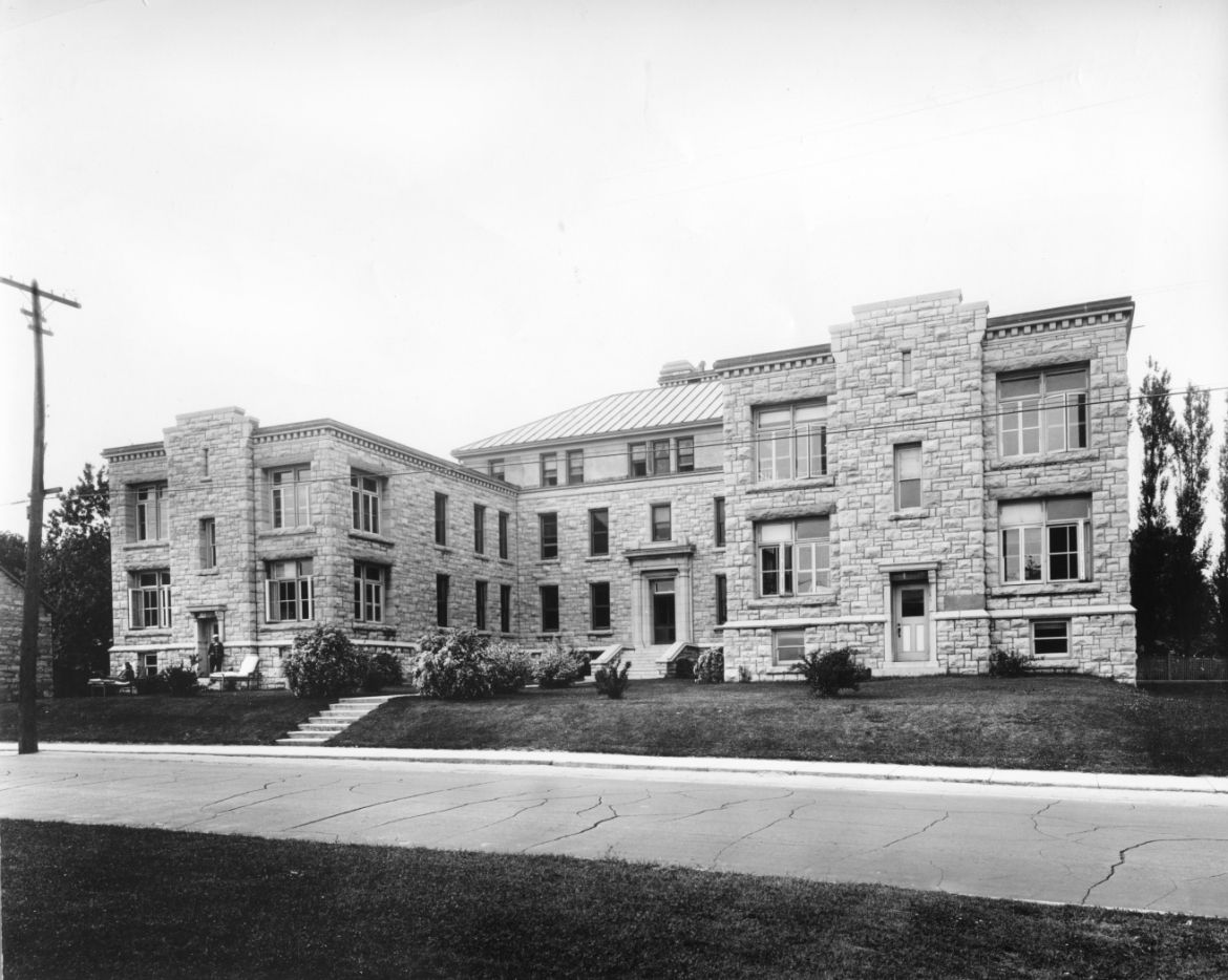 photo of the isolation hospital built at KGH in 1923