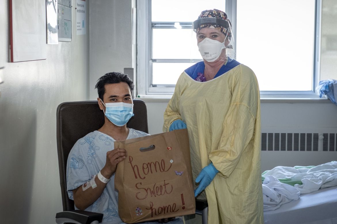 COVID patient receiving a gift bag