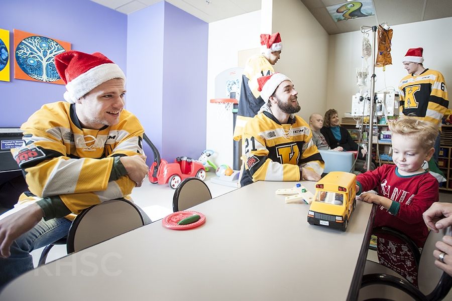 The Kingston Frontenacs bring smiles to the faces of pediatrics patients at KHSC