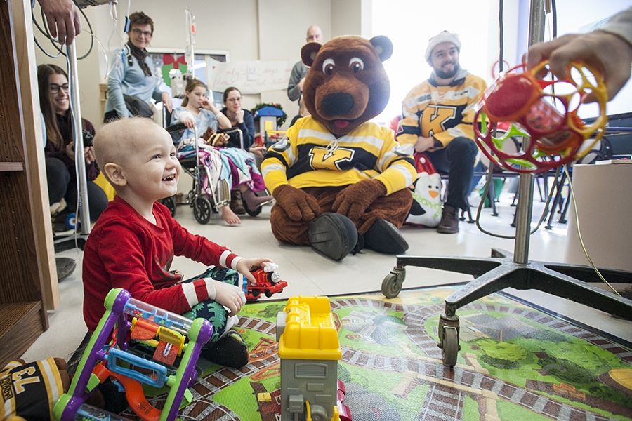 The Kingston Frontenacs bring smiles to the faces of pediatrics patients at KHSC