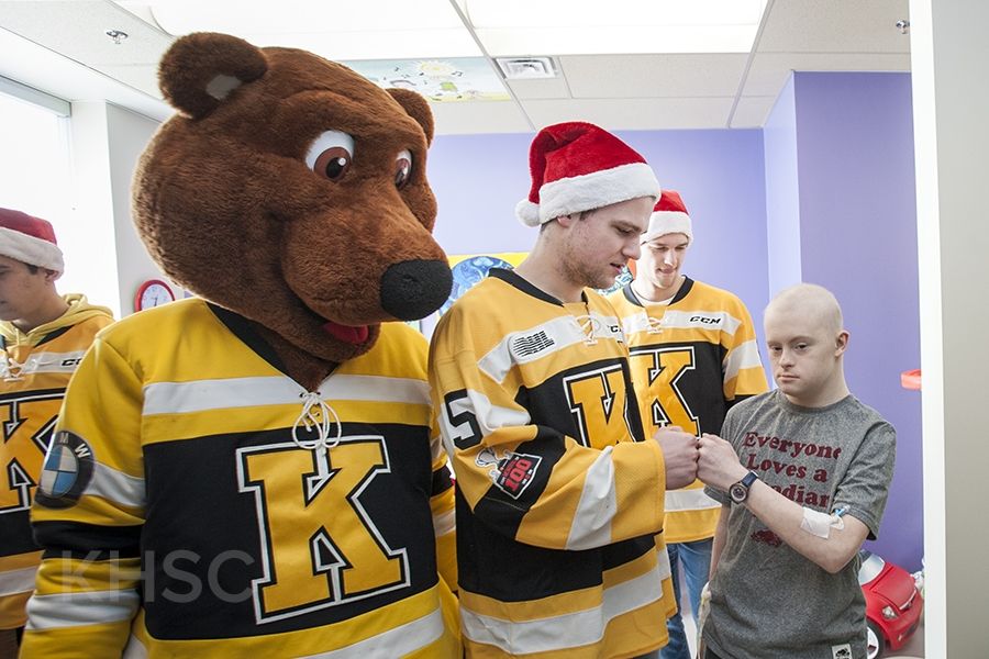 The Kingston Frontenacs bring smiles to the faces of pediatrics patients at KHSC