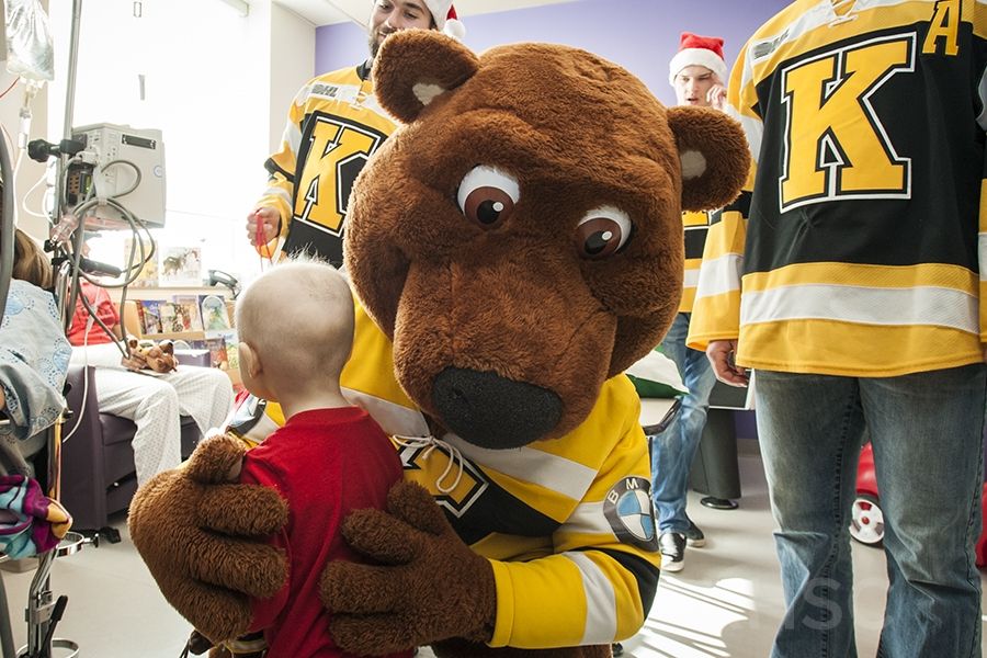 The Kingston Frontenacs bring smiles to the faces of pediatrics patients at KHSC