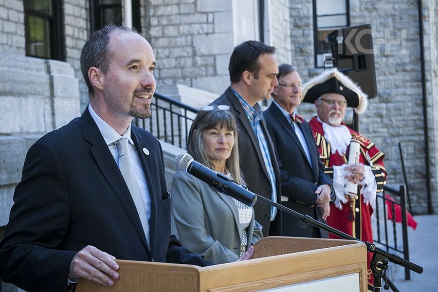 Mayor Bryan Paterson brings remarks on behalf of the City of Kingston