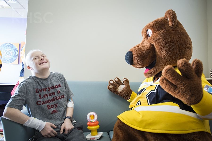 The Kingston Frontenacs bring smiles to the faces of pediatrics patients at KHSC
