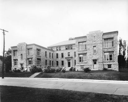 photo of the isolation hospital built at KGH in 1923