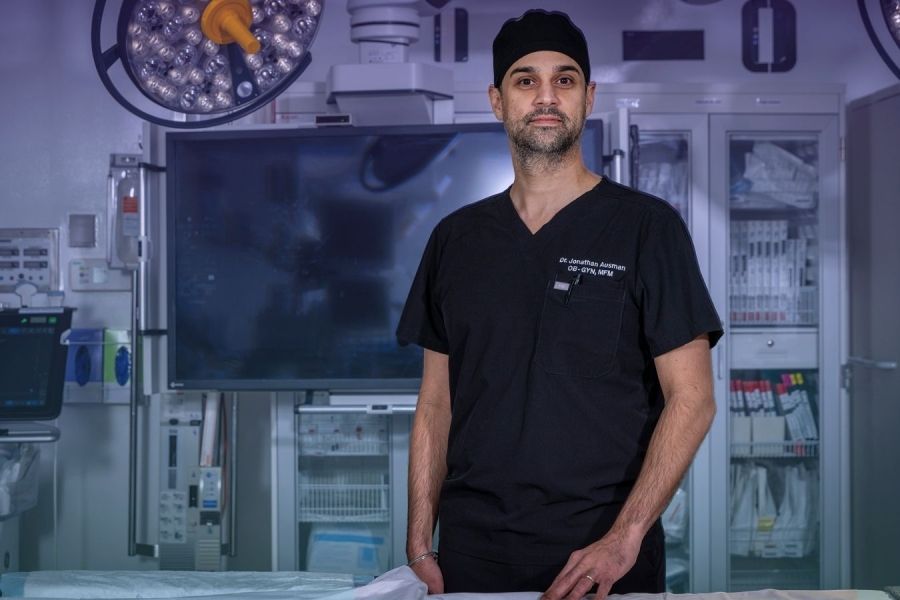 Dr Jonathan Ausman