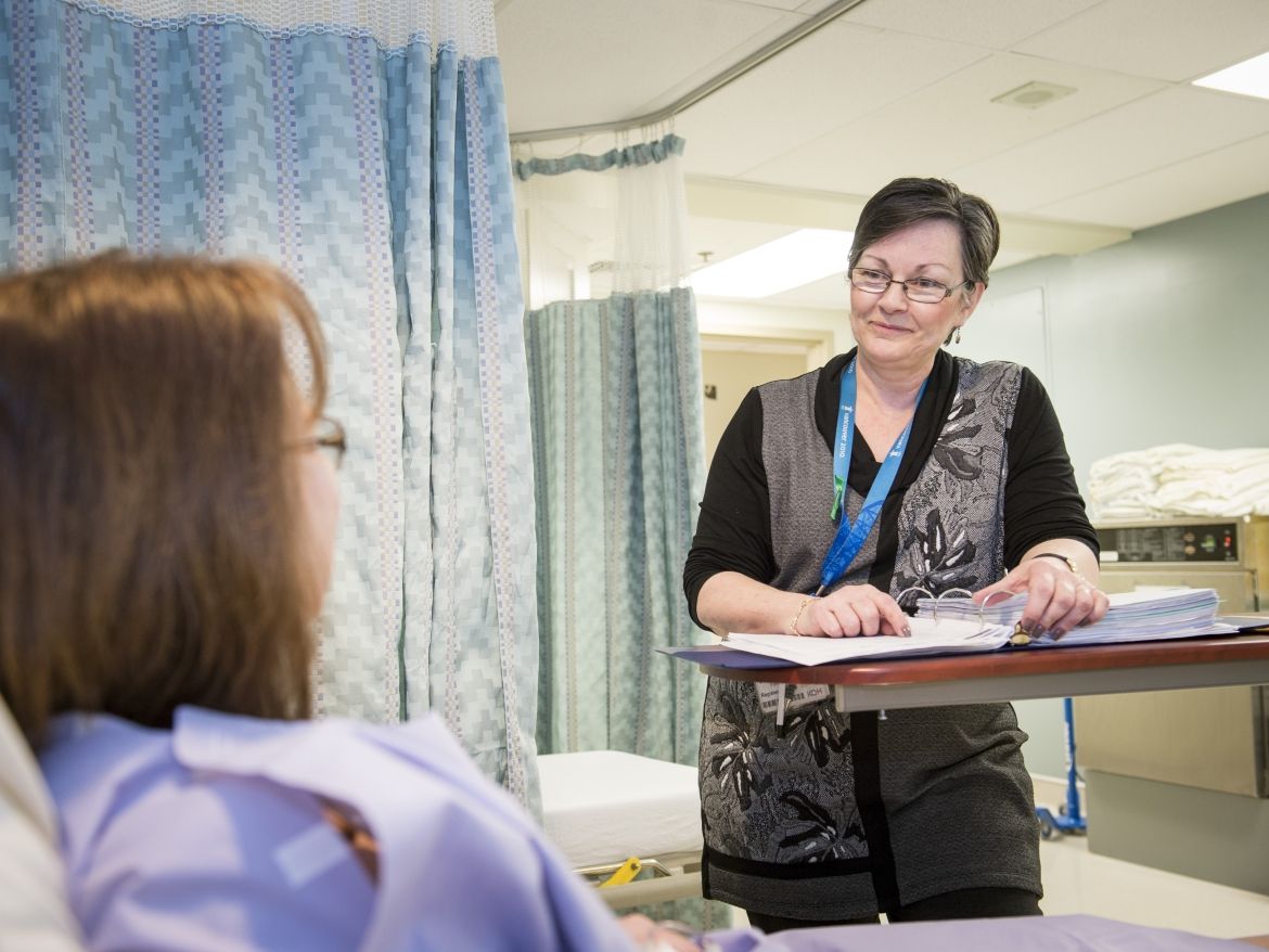 mm9_8876.jpg KHSC's Donor Coordinator Arlene Funnell provides support to a prospective donor - from the day of the first phone call all along to the day of the surgery
