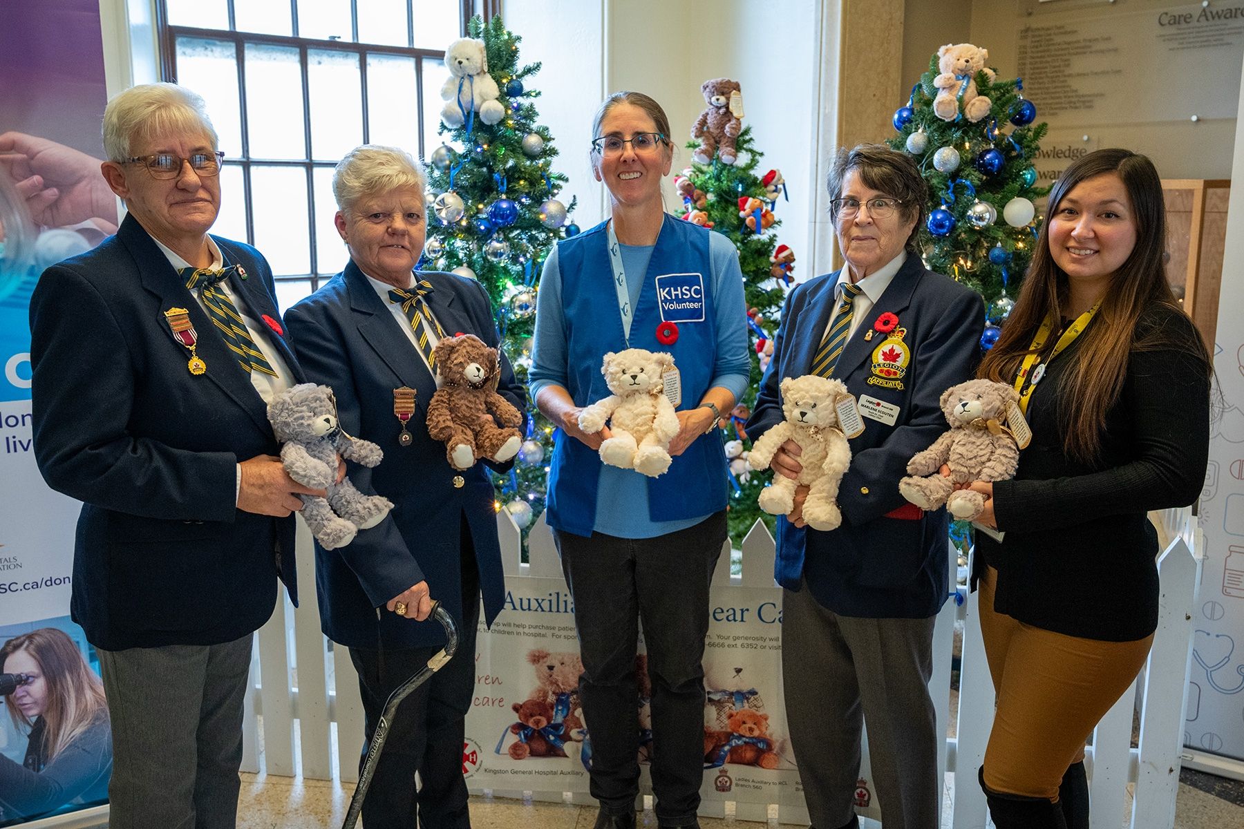 Group photo of volunteers, KHSC staff and Auxiliary representatives
