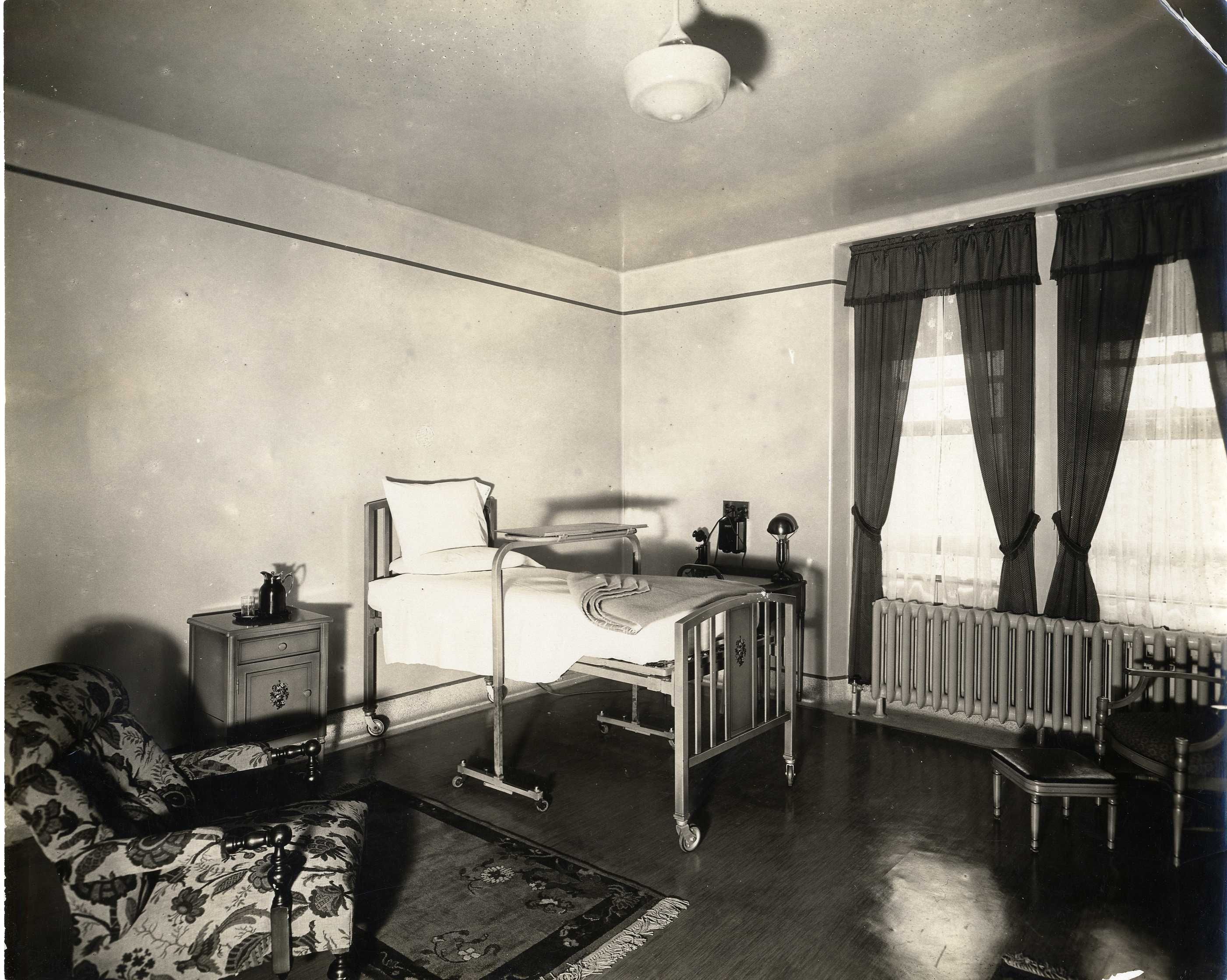 Private rooms at KGH c. 1920