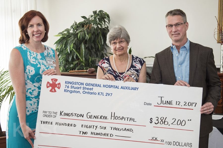 KGH Auxiliary President Sandra Fletcher (centre) to Elizabeth Bardon, KHSC VP of Missions, Strategy and Communication (left) and David O’Toole, Chair of KHSC Board of Directors (right)