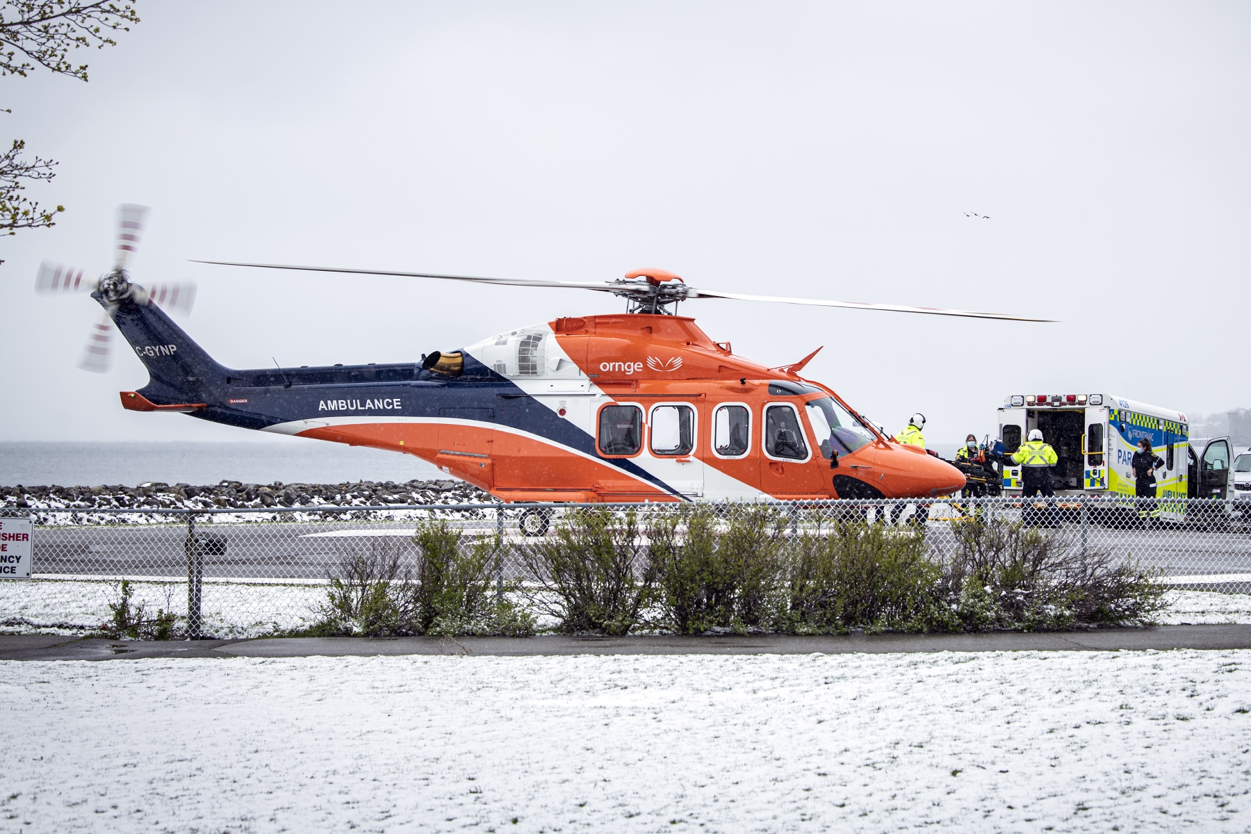 An Orgne air ambulance arrives at our KGH site